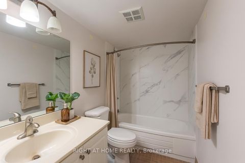 Photo 10 at PH11 - 45 Carlton Street, Yonge Corridor, Toronto