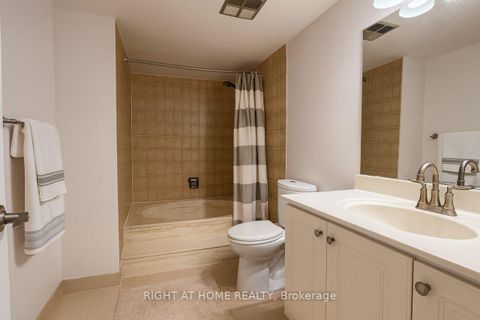 Photo 13 at PH11 - 45 Carlton Street, Yonge Corridor, Toronto