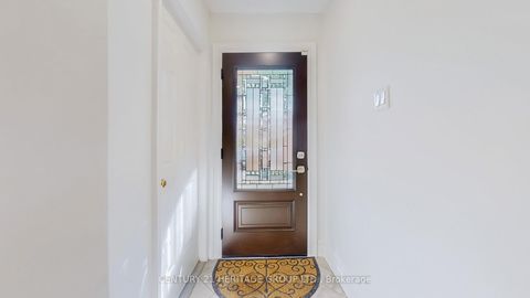 Photo 13 at 192 Winding Lane, Yorkhill, Vaughan