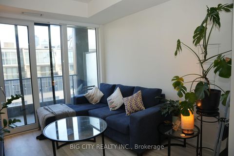 Photo 4 at 716 - 60 Princess Street, Waterfront Communities C8, Toronto