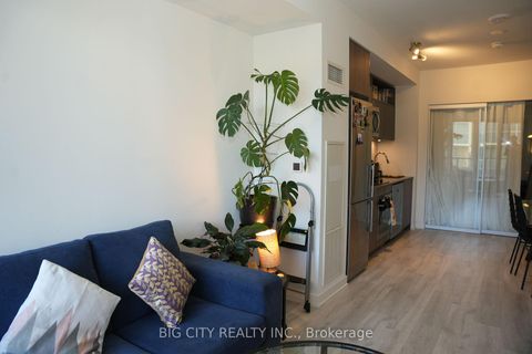 Photo 5 at 716 - 60 Princess Street, Waterfront Communities C8, Toronto