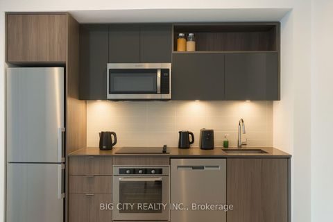 Photo 7 at 716 - 60 Princess Street, Waterfront Communities C8, Toronto