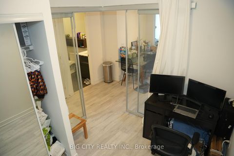 Photo 10 at 716 - 60 Princess Street, Waterfront Communities C8, Toronto