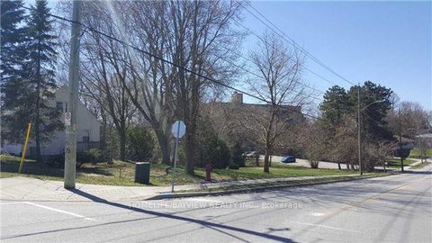 Photo 2 at 66 Roxborough Road, College Manor, Newmarket