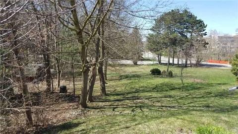 Photo 6 at 66 Roxborough Road, College Manor, Newmarket