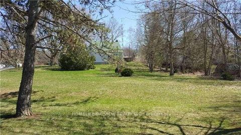 Photo 8 at 66 Roxborough Road, College Manor, Newmarket