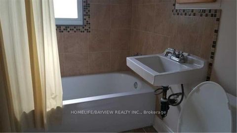 Photo 11 at 66 Roxborough Road, College Manor, Newmarket