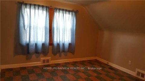 Photo 13 at 66 Roxborough Road, College Manor, Newmarket