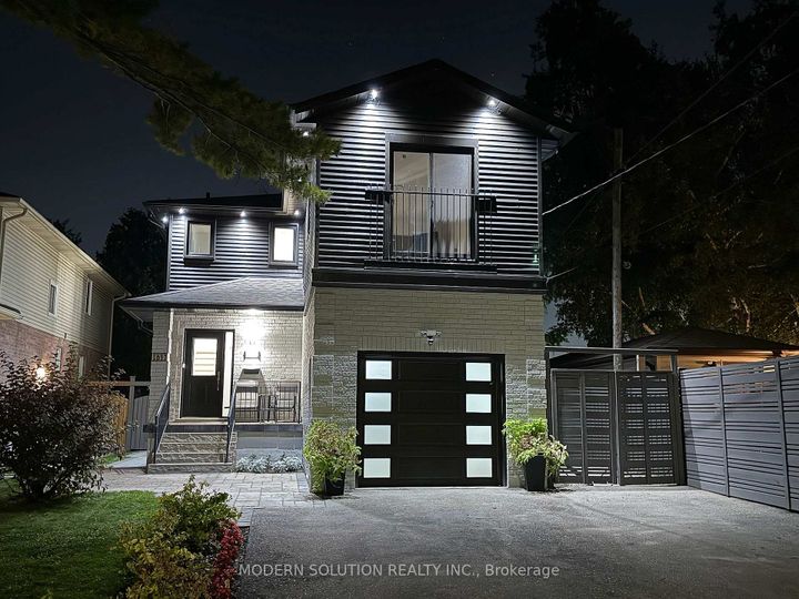 Photo 2 at 617 Curzon Avenue, Lakeview, Mississauga
