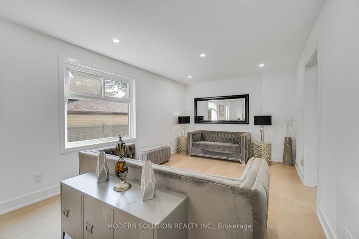 Photo 8 at 617 Curzon Avenue, Lakeview, Mississauga