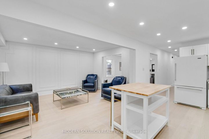 Photo 11 at 617 Curzon Avenue, Lakeview, Mississauga
