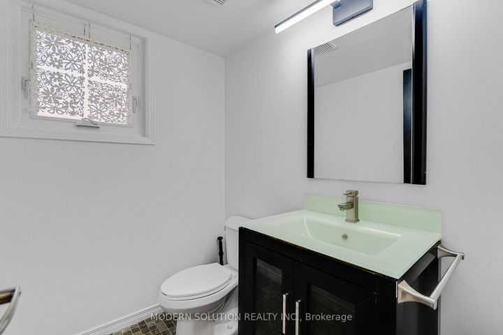 Photo 17 at 617 Curzon Avenue, Lakeview, Mississauga