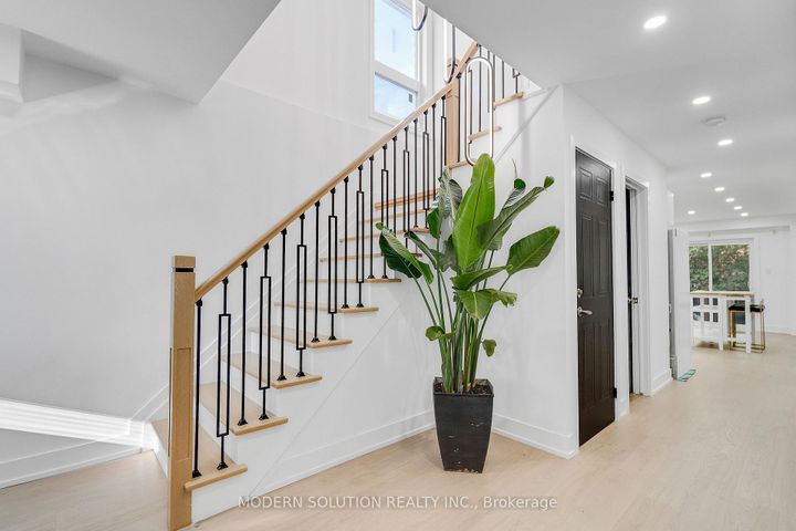Photo 18 at 617 Curzon Avenue, Lakeview, Mississauga