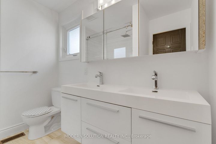 Photo 22 at 617 Curzon Avenue, Lakeview, Mississauga