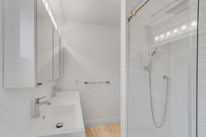 Photo 23 at 617 Curzon Avenue, Lakeview, Mississauga