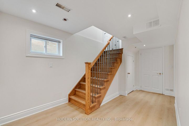 Photo 32 at 617 Curzon Avenue, Lakeview, Mississauga