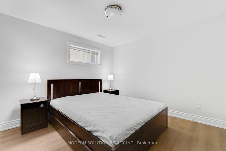 Photo 36 at 617 Curzon Avenue, Lakeview, Mississauga