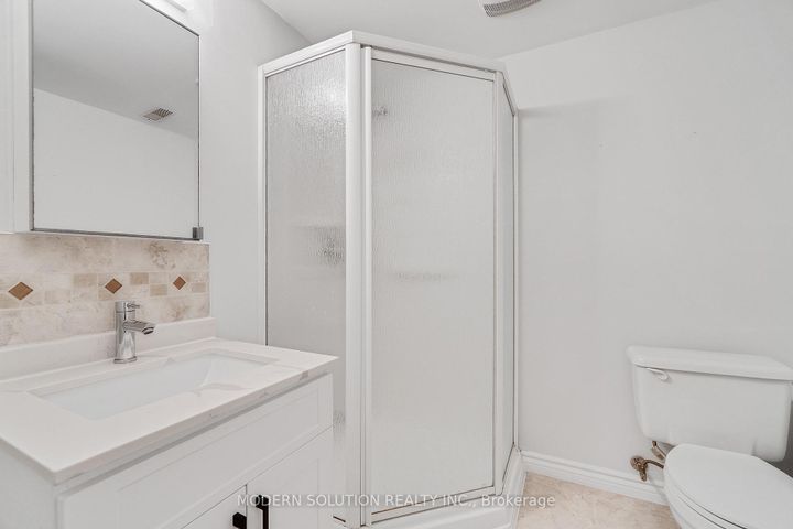 Photo 38 at 617 Curzon Avenue, Lakeview, Mississauga