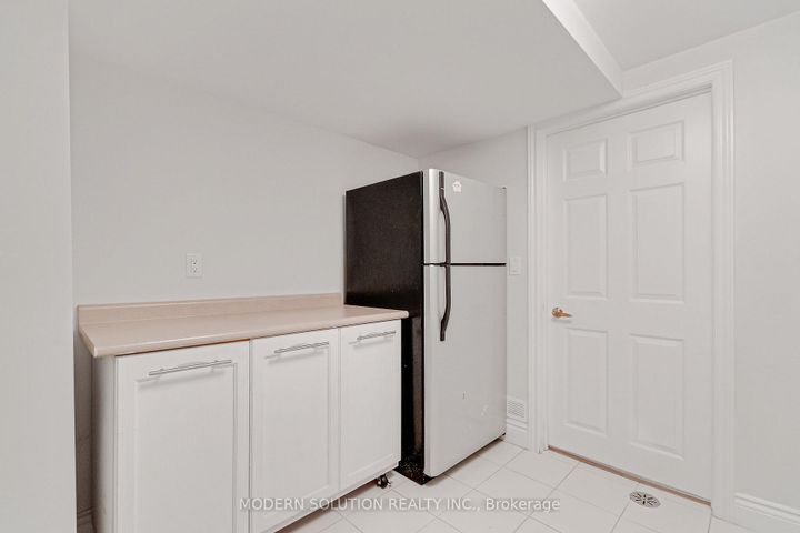 Photo 41 at 617 Curzon Avenue, Lakeview, Mississauga