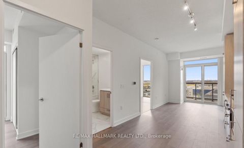 Photo 9 at 820 - 60 Honeycrisp Crescent, Vaughan Corporate Centre, Vaughan