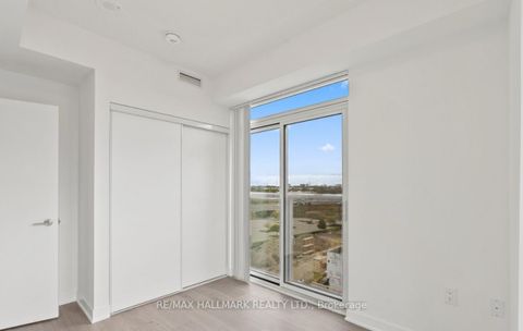 Photo 10 at 820 - 60 Honeycrisp Crescent, Vaughan Corporate Centre, Vaughan