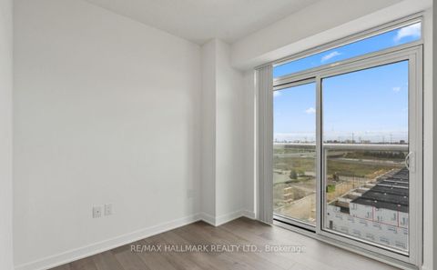 Photo 12 at 820 - 60 Honeycrisp Crescent, Vaughan Corporate Centre, Vaughan