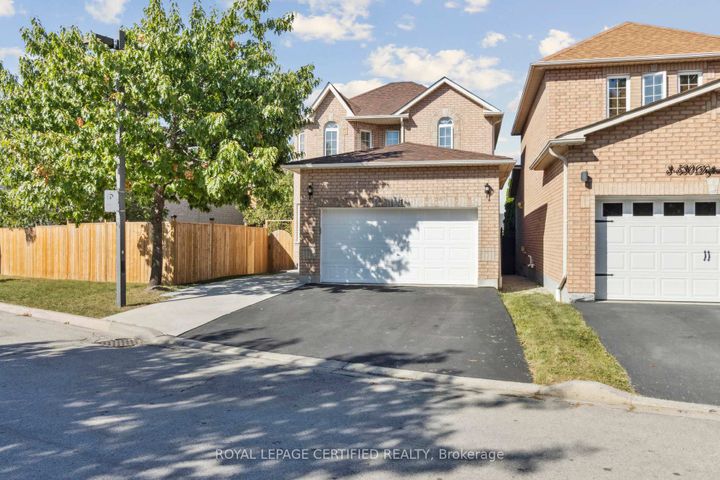 Photo 1 at 1 - 530 Driftcurrent Drive, Hurontario, Mississauga