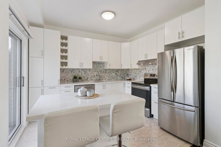 Photo 18 at 1 - 530 Driftcurrent Drive, Hurontario, Mississauga