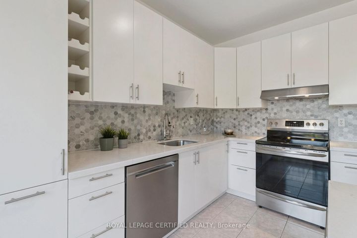 Photo 22 at 1 - 530 Driftcurrent Drive, Hurontario, Mississauga