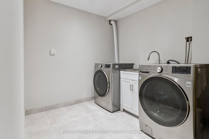 Photo 41 at 1 - 530 Driftcurrent Drive, Hurontario, Mississauga