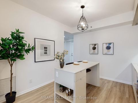 Photo 12 at 801 - 101 Peter Street, Waterfront Communities C1, Toronto