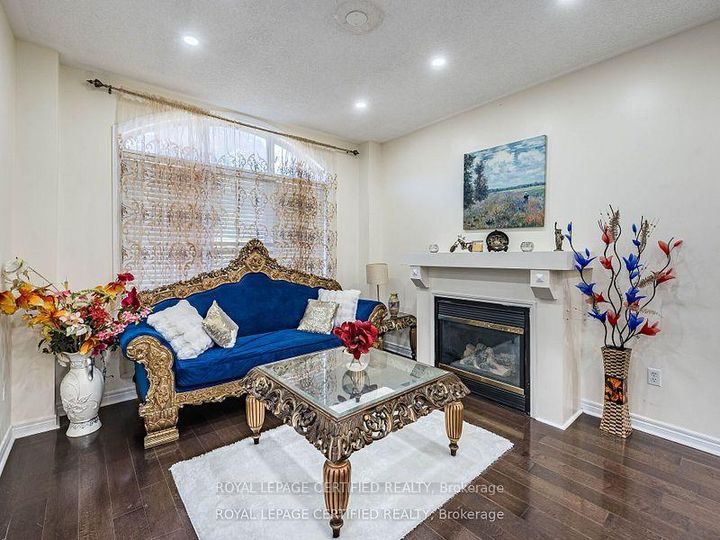 Photo 3 at 5 Treeline Boulevard, Vales of Castlemore, Brampton