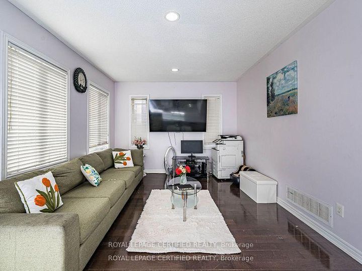 Photo 10 at 5 Treeline Boulevard, Vales of Castlemore, Brampton