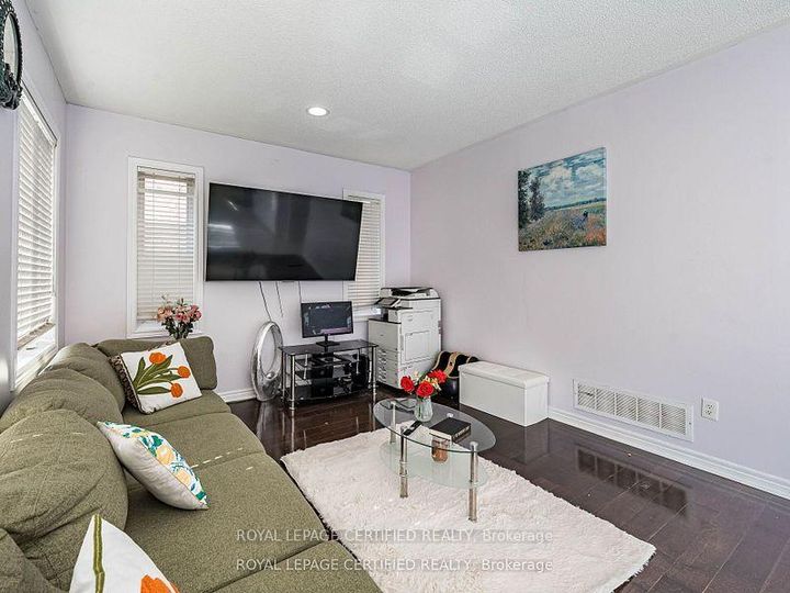 Photo 12 at 5 Treeline Boulevard, Vales of Castlemore, Brampton