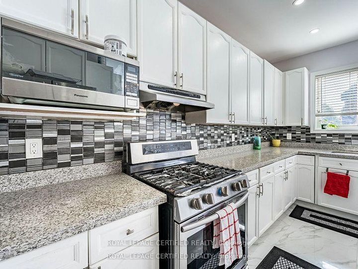 Photo 19 at 5 Treeline Boulevard, Vales of Castlemore, Brampton