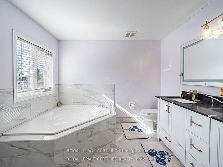 Photo 26 at 5 Treeline Boulevard, Vales of Castlemore, Brampton