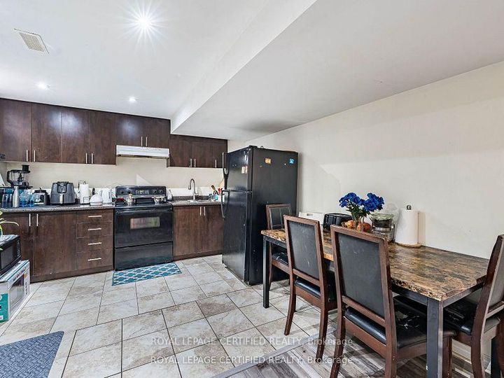 Photo 44 at 5 Treeline Boulevard, Vales of Castlemore, Brampton