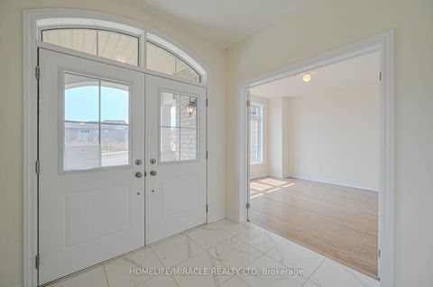 Photo 2 at 1653 Corsal Court, Rural Innisfil, Innisfil