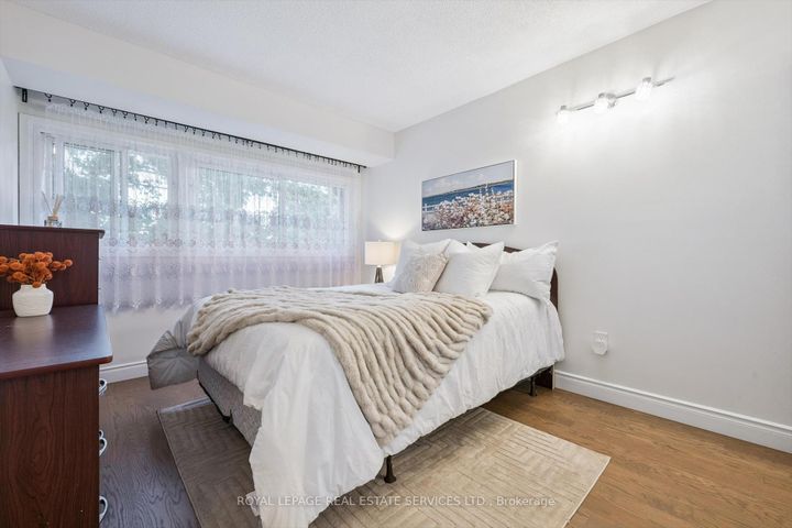 Photo 26 at 24 - 915 Inverhouse Drive, Clarkson, Mississauga