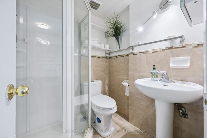 Photo 35 at 24 - 915 Inverhouse Drive, Clarkson, Mississauga