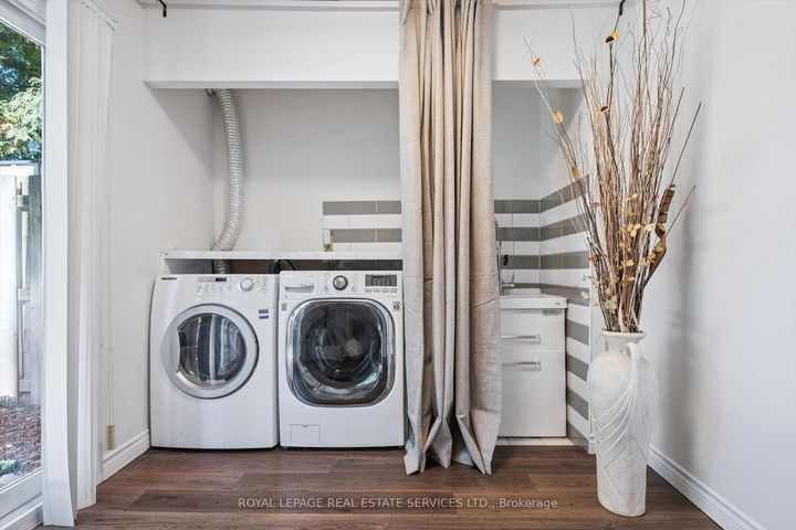 Photo 36 at 24 - 915 Inverhouse Drive, Clarkson, Mississauga