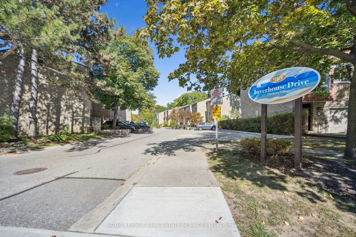 Photo 39 at 24 - 915 Inverhouse Drive, Clarkson, Mississauga