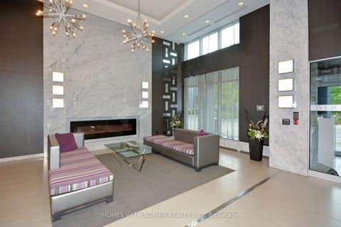Photo 20 at 2004 - 18 Graydon Hall Drive, Donalda, Toronto