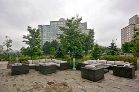 Photo 30 at 2004 - 18 Graydon Hall Drive, Donalda, Toronto