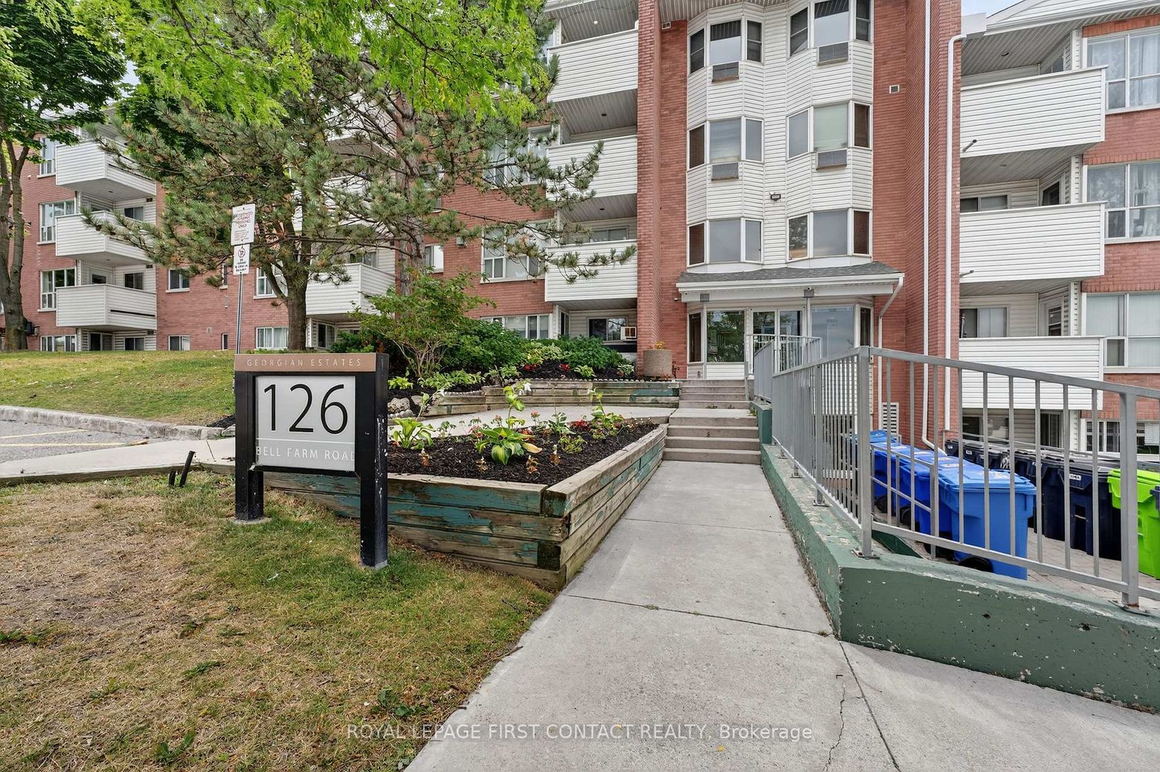 B08 - 126 Bell Farm Road E, Alliance, Barrie photo 2