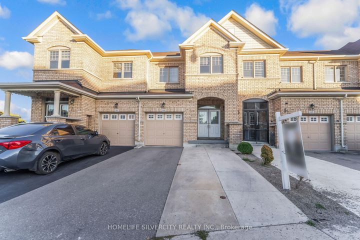 Photo 2 at 44 Davenfield Circle, Bram East, Brampton