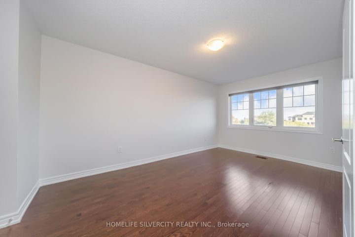Photo 18 at 44 Davenfield Circle, Bram East, Brampton