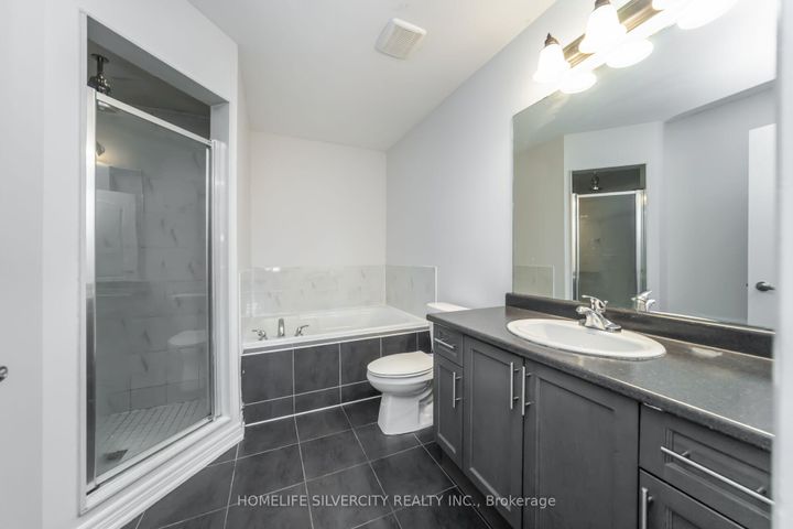 Photo 21 at 44 Davenfield Circle, Bram East, Brampton