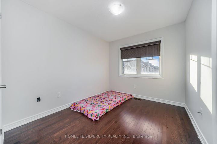 Photo 28 at 44 Davenfield Circle, Bram East, Brampton