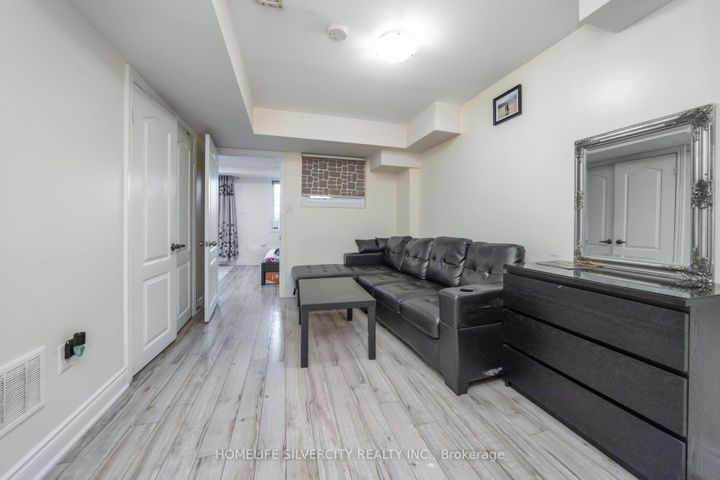 Photo 36 at 44 Davenfield Circle, Bram East, Brampton